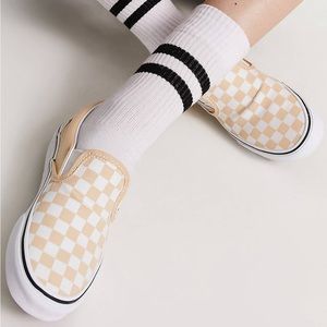 Vans Classic Slip-On checkerboard sneakers in peach-WOMENS size 6- NWT